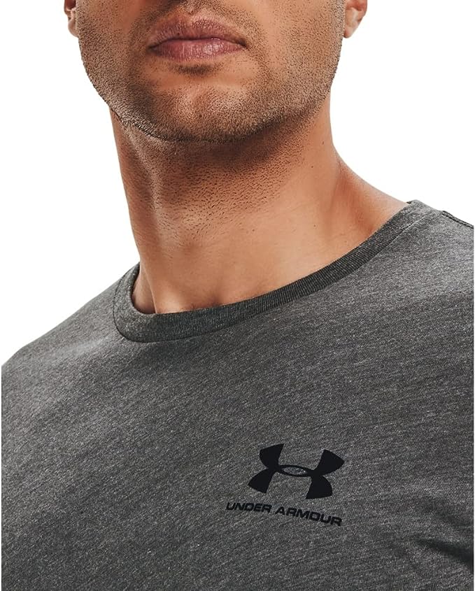 Camiseta UA Sportstyle con logotipo a la izquierda del pecho para hombre gris